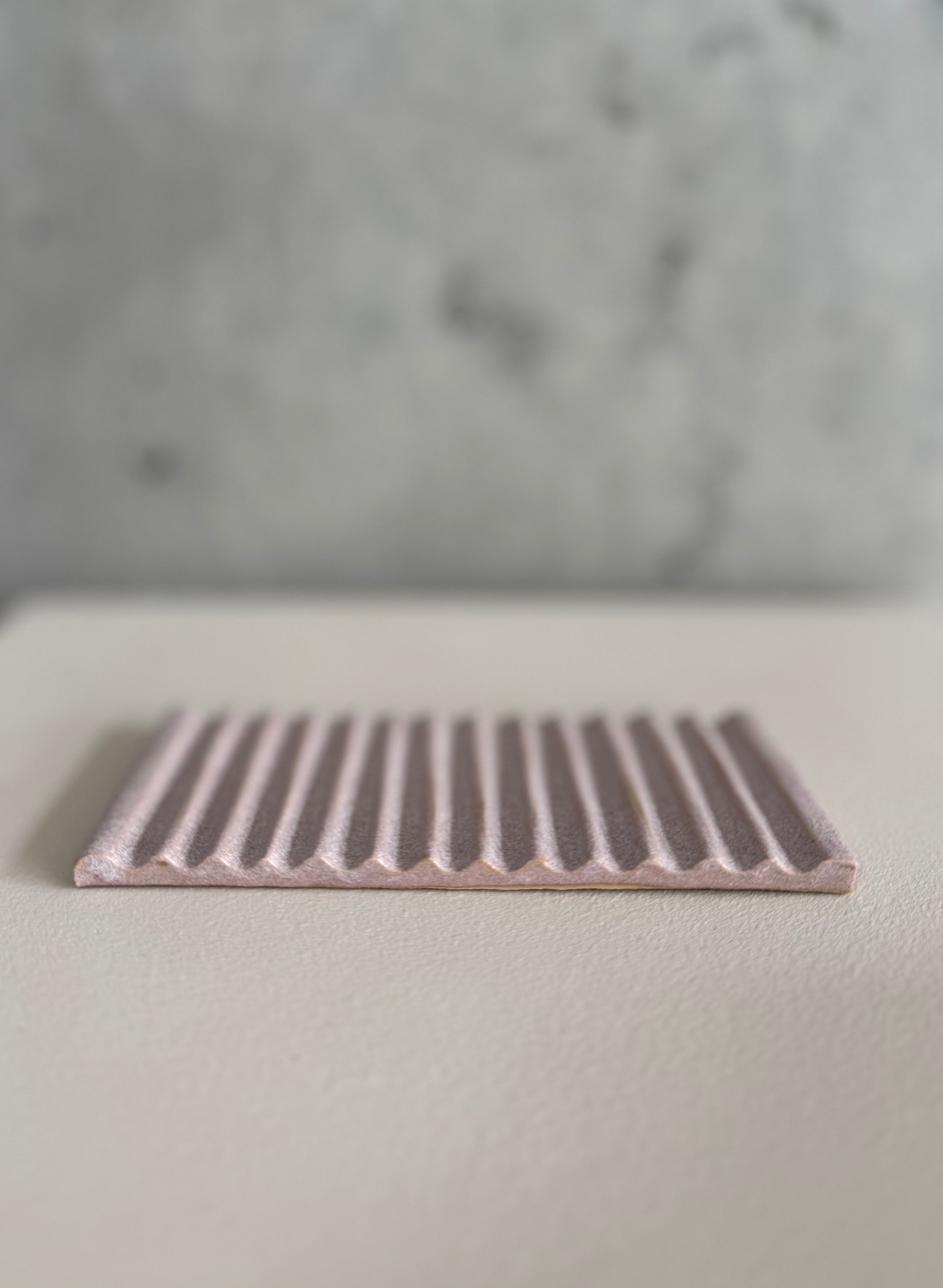 Large Soap Dish for Shampoo & Conditioner - Light pink